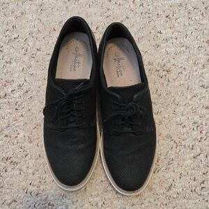 Clarks Black Textured Women's Lace Up